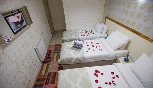 Deluxe Triple Room, 1 Bedroom, Non Smoking, City View