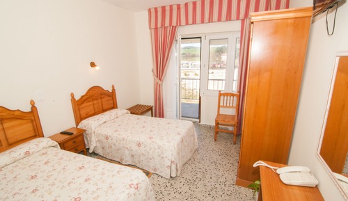 Standard Twin Room