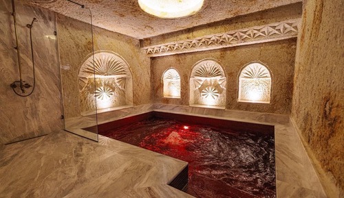 King Cave Room