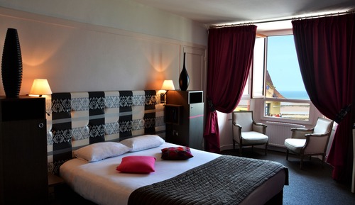 Superior Twin Room - Side Sea View