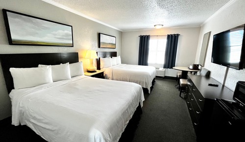 Deluxe Room, 2 Queen Beds (Interior)