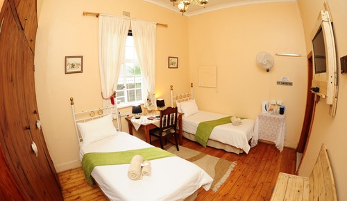 Room (2)