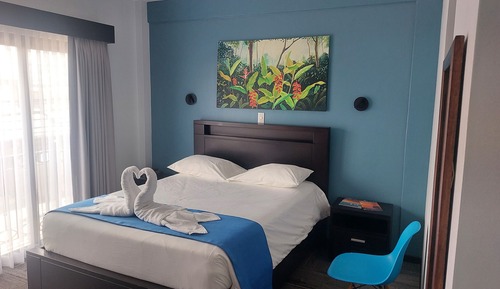 Standard Room, 1 Queen Bed