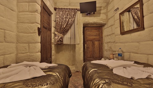 (202) Standard Stone Room