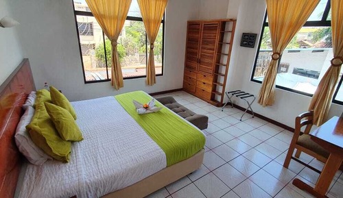 Economy Single Room, Ensuite