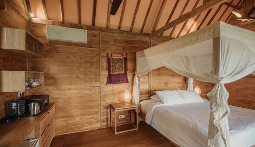 Kesambi 2 Wooden House