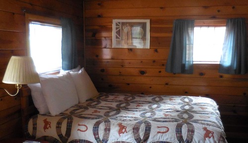 Deluxe Queen Cabin