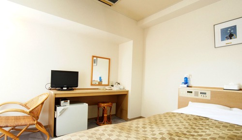 Double Room, Smoking