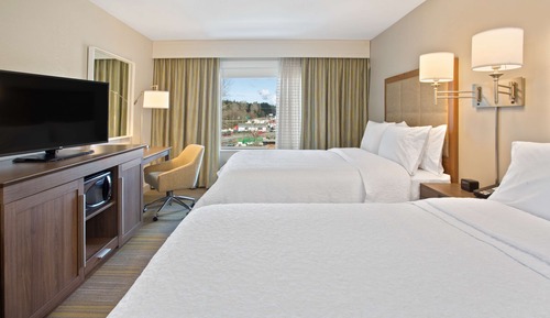 Room, 2 Queen Beds, Accessible (Mobility & Hearing, Roll-in Shower)