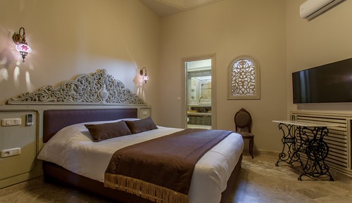 Double Room (Tanit)