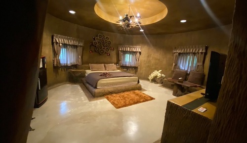 Honeymoon Room