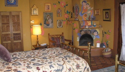 Deluxe Suite, 2 Queen Beds, Balcony, Mountain View