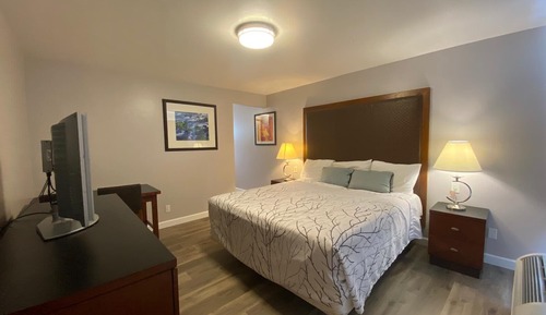 Standard Room, 1 Queen Bed