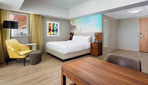 Studio, 1 King Bed, Balcony (Mobility/Hearing Accessible, Tub)