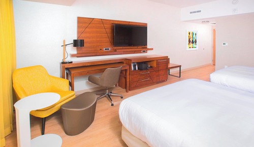 Room, 2 Queen Beds (Mobility/Hearing Accessible, Tub)