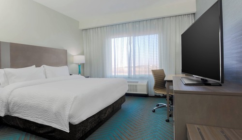 Room, 1 King Bed (Hearing Accessible)