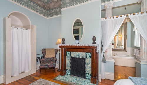 The Anniversary Suite 