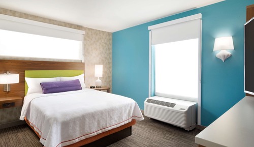 Suite, 1 Queen Bed, Accessible, Non Smoking (mob/hearing acc w/ roll-in shower)