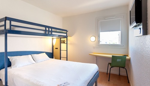 Triple Room, Multiple Beds