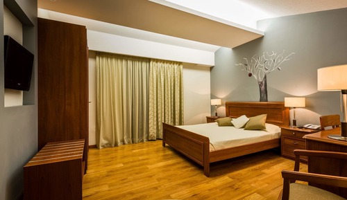 Family Room, 2 Bedrooms