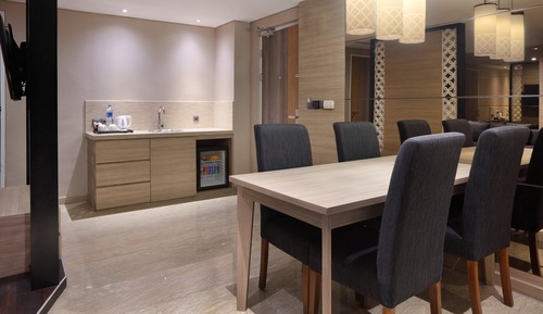 Suite, 1 King Bed