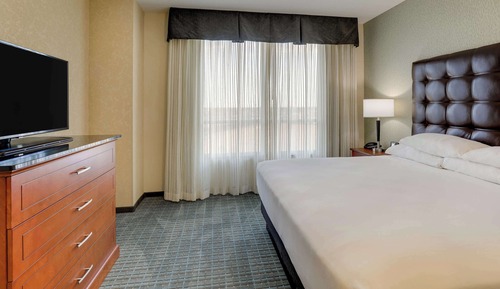 Suite, 1 King Bed with Sofa bed, Accessible, Refrigerator & Microwave (2 Rooms, Tub)