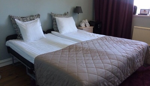 Double Room, Shared Bathroom (Summer)
