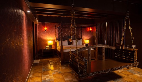 Juxtaposee Luxury Suite