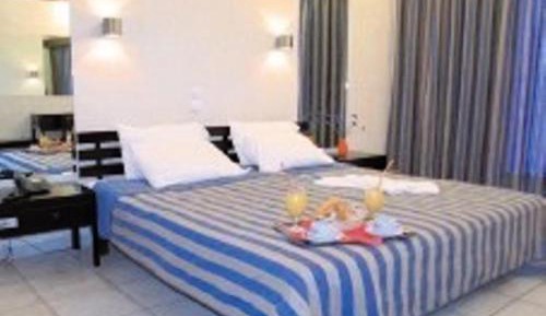 Double or Twin Room with Sea View