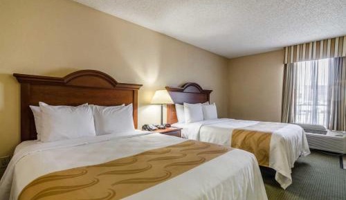 Queen Room with 2 Queen Beds - Non-Smoking