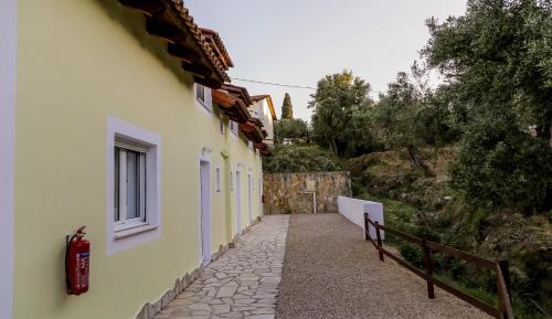 Chalet (6 Adults)