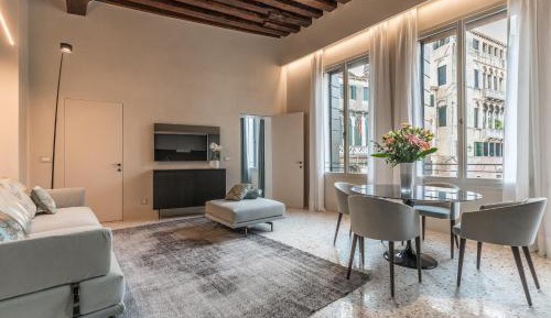 Two-Bedroom Deluxe Apartment with Canal View