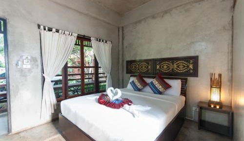 Standard Queen Room