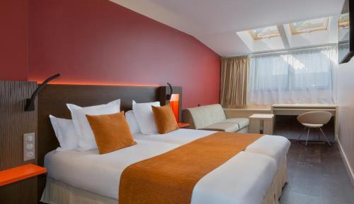 Deluxe Family Room