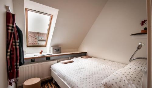 Small Double Room with Shared Bathroom