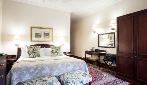 Manor Room