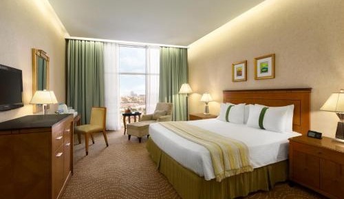 Ambassador Suite 