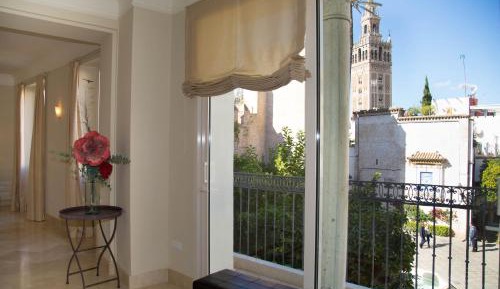 Deluxe Apartment - Giralda views