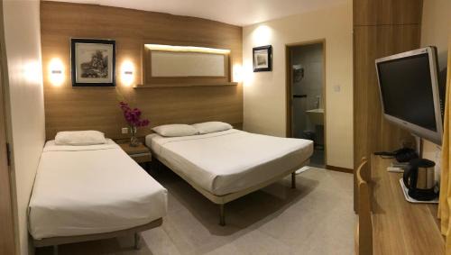 Deluxe Triple Room