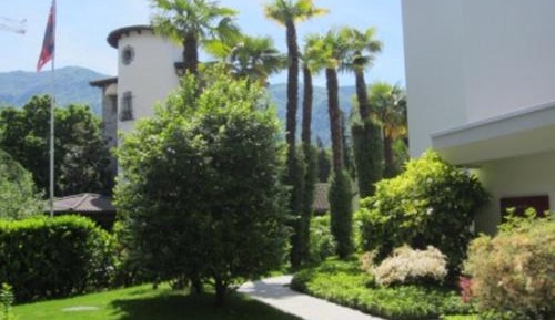 Apartment with Garden View