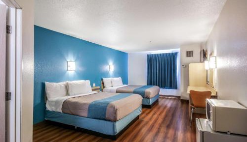 Deluxe Queen Room with Two Queen Beds - Non-Smoking