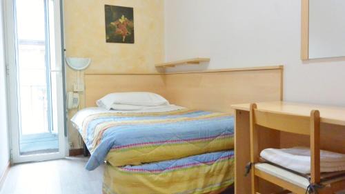 Single Room with Shared Bathroom