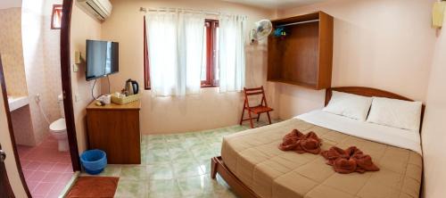 Deluxe Queen Room
