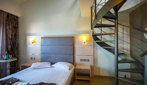 Deluxe Family Suite