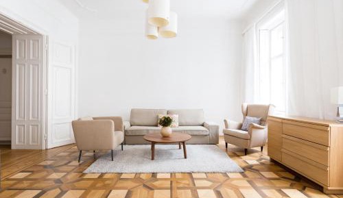Superior One-Bedroom Apartment