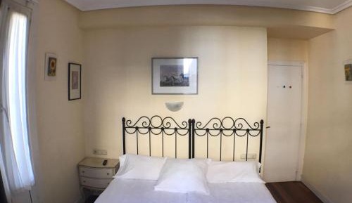 Single Room with Shared Bathroom- Interior 