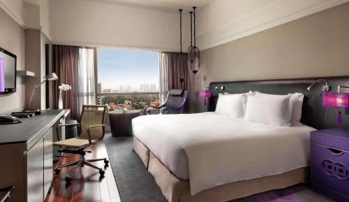 Luxury King Room with City View