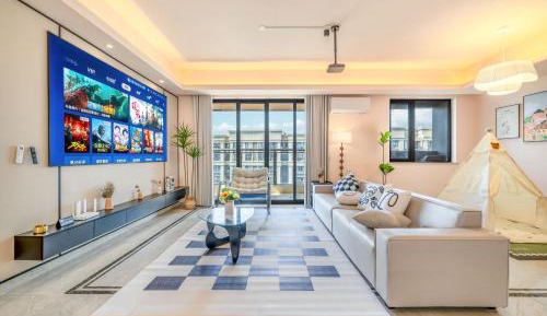 Three-Bedroom Premium Apartment with Balcony