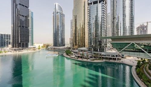 Two-Bedroom Apartment with Lake View