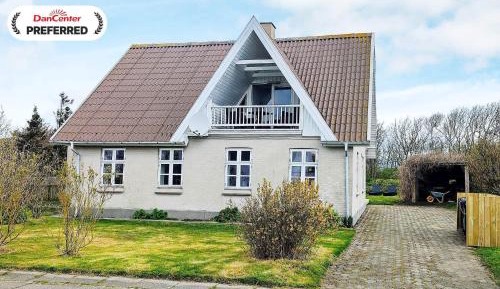 Four-Bedroom Holiday Home